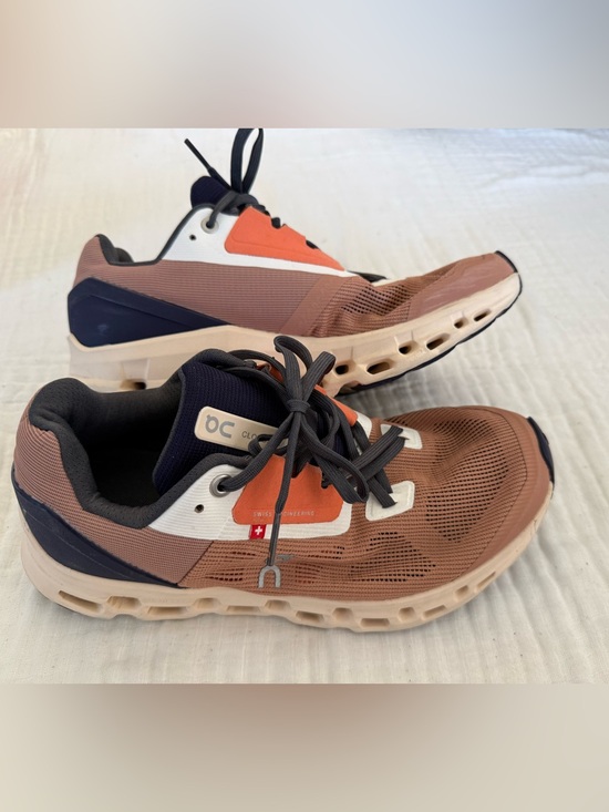 On Running Shoes - On Running Cloudstratus Size 8